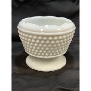 Vintage Westmoreland Milkglass Footed Round Hobnail Planter #177